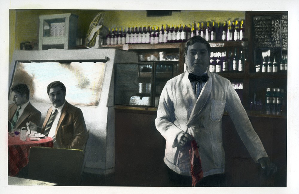 Mozo de pie, bar El Congreso