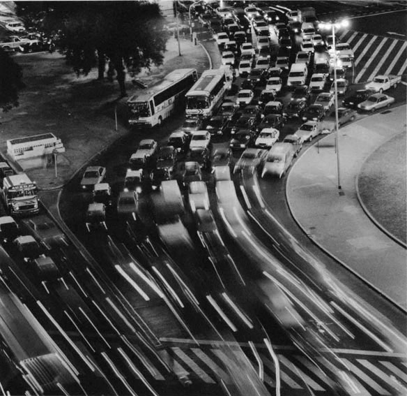Tráfico en plaza de la República